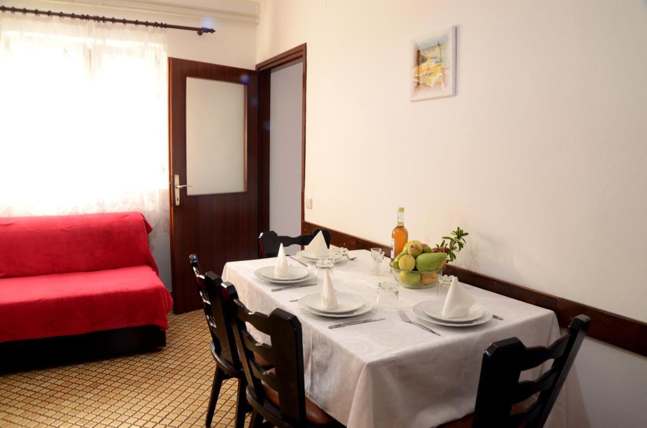 Dvosoban Apartman U Centru Grada Biograd Na Moru Extérieur photo
